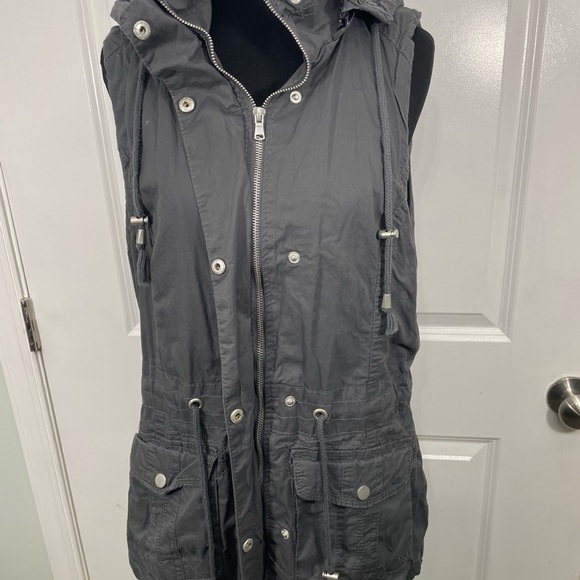 Snobbish Collection Gray Hooded Women's Vest Size Medium CB-20 - Picture 11 of 11